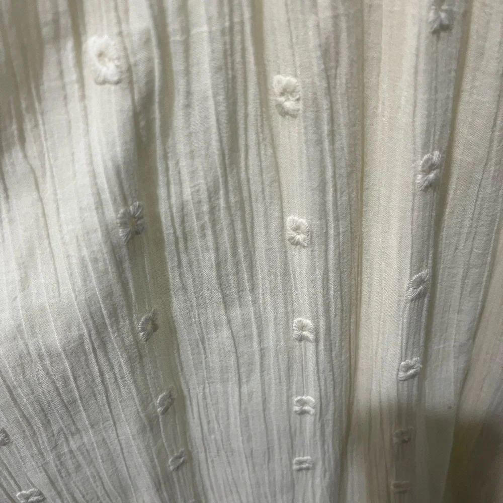 LOVE STITCH IVORY CREAM EMBROIDERED FLUTTER SLEEVE MAXI DRESS SIZE SMALL - Picture 8 of 16